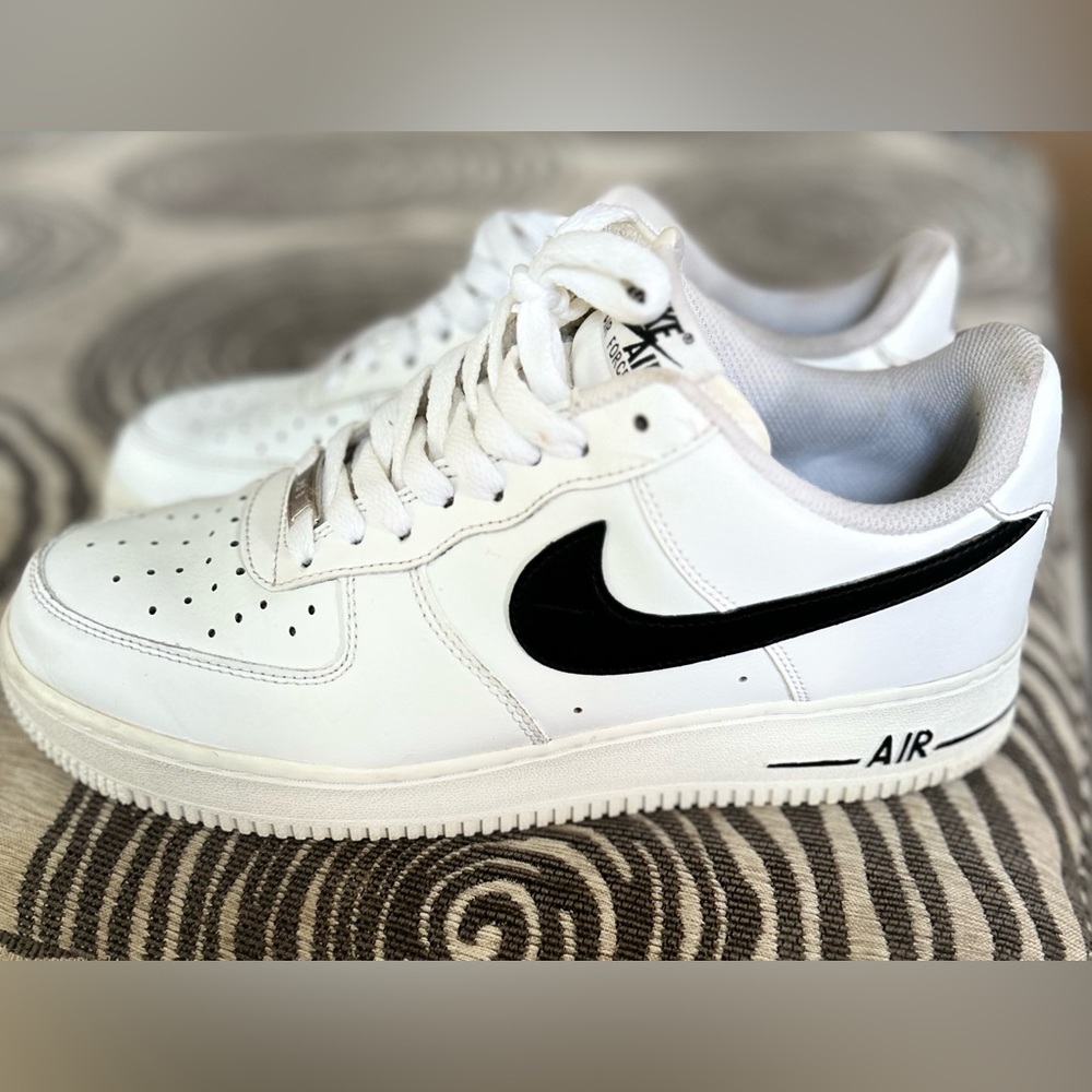 Nike Air Force ‘07 - Size 8